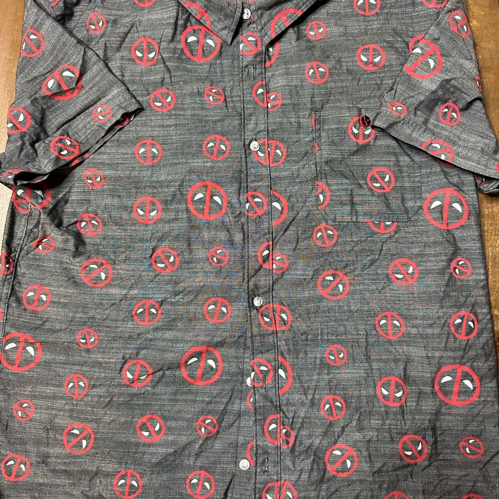 Marvel Deadpool Gray Button-Down Shirt with Red Deadpool Emblem Print